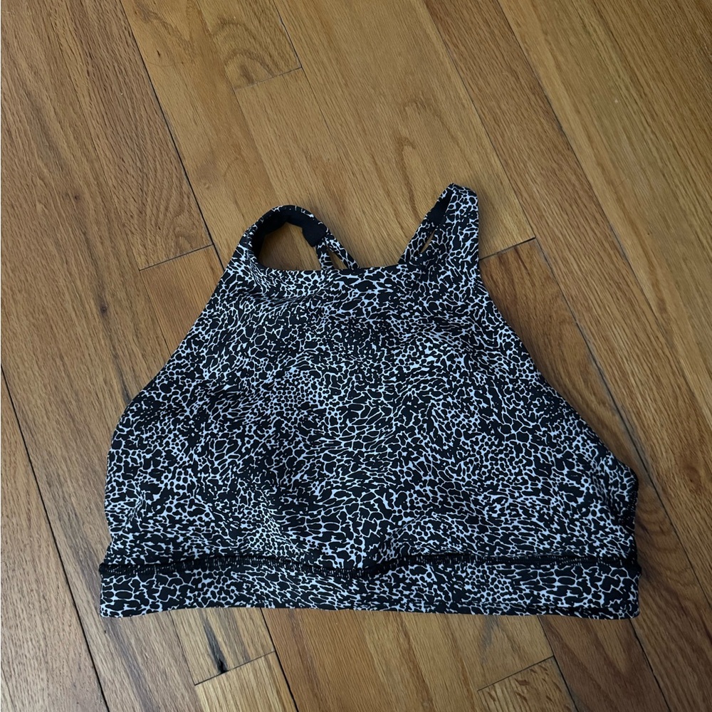 NWOT Lululemon Black and White Patterned Sports Bra